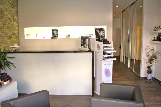 Cosmetics & Care in Neu Isenburg - Logo