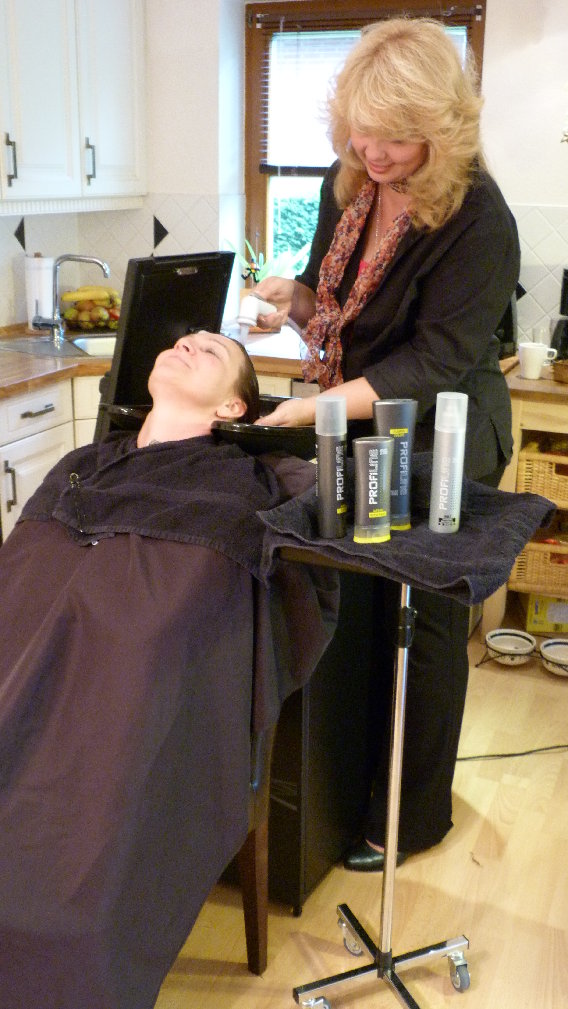 einfach hairlich Kirsten Koerbers mobiles Haarstudio in Bissendorf Gemeinde Wedemark - Logo