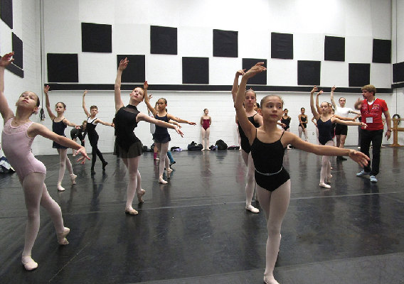 Ballett Akademie Vieru in Erding - Logo