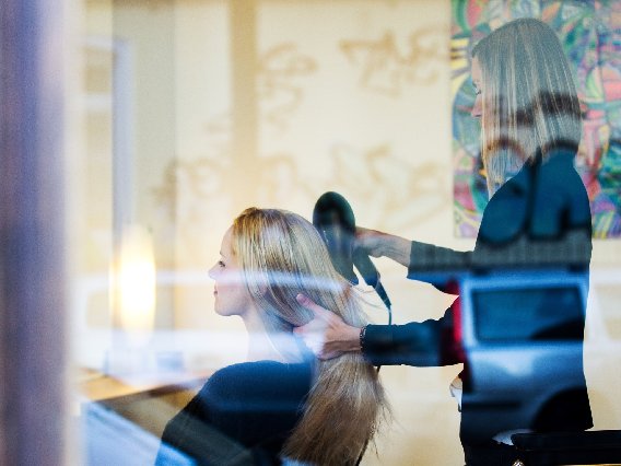 Nancy Riediger Friseurmeisterin & Diplom-Coloristin in Hamburg - Logo