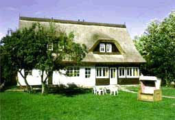 Altes Forsthaus Ferienanlage, Zimmervermittlung, Touristinformation in Nienhagen Ostseebad - Logo