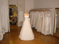 Maifeld Brautkleider Abendkleider in München - Logo