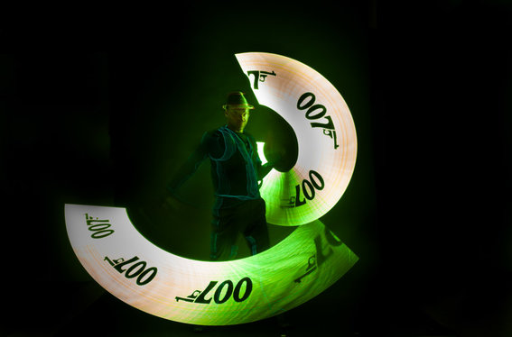 Jongleur und Lichtkünstler in Berlin - Logo