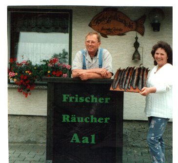 Ruhnke Hannelore Aalräucherei Ferienwohnungen in Lübben im Spreewald - Logo