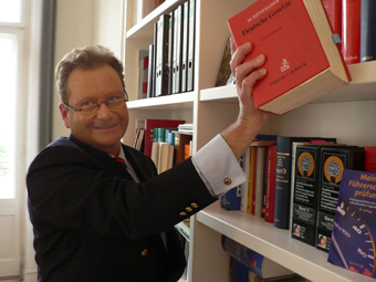 Dr. Esch & Kollegen in Berlin - Logo