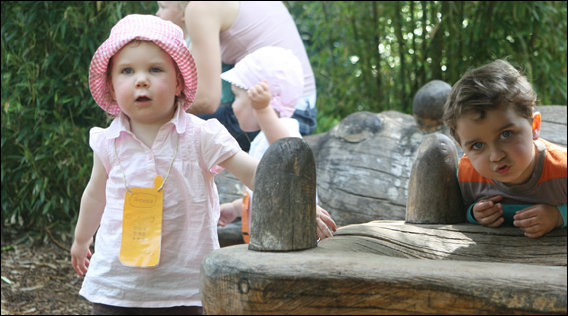 Litte Giants - Bilinguale Kinderkrippe in Frankfurt am Main - Logo