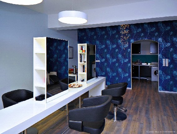 Independent - Hair & Make up in München - Logo